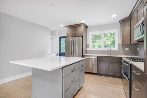 Tiny photo for 1113 S Gables Boulevard, Wheaton, IL 60189 (MLS # 12734570)