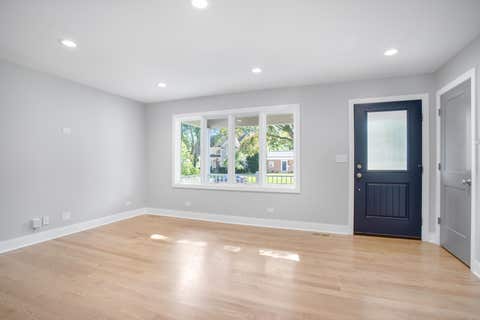 Tiny photo for 1113 S Gables Boulevard, Wheaton, IL 60189 (MLS # 12734570)