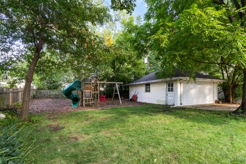 Tiny photo for 1113 S Gables Boulevard, Wheaton, IL 60189 (MLS # 12734570)