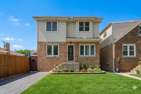 Photo of 3322 N Pittsburgh Avenue, Chicago, IL 60634 (MLS # 12618912)