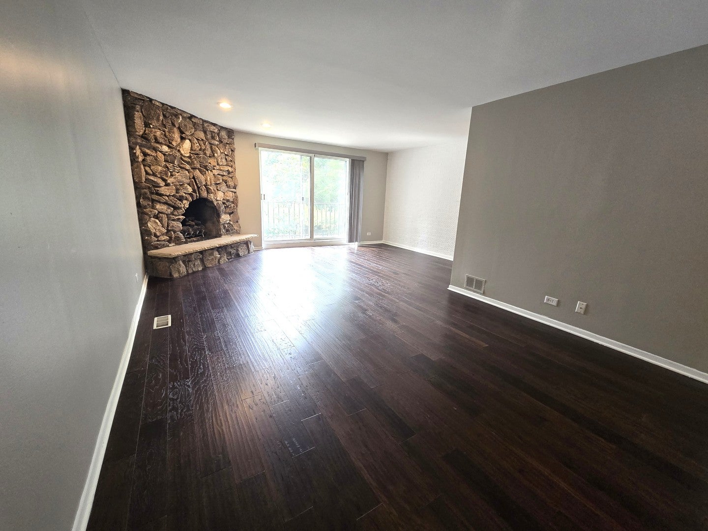 1111 S Waukegan Road S 14