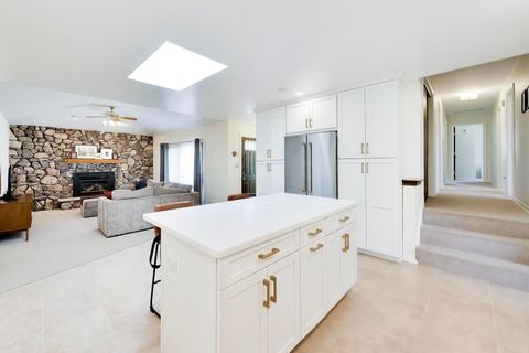 Tiny photo for 2936 Halifax Avenue, Westchester, IL 60154 (MLS # 12607092)