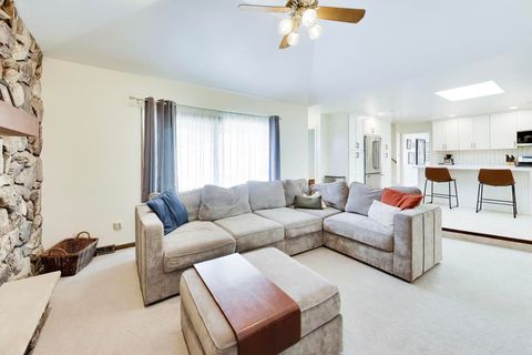 Tiny photo for 2936 Halifax Avenue, Westchester, IL 60154 (MLS # 12607092)