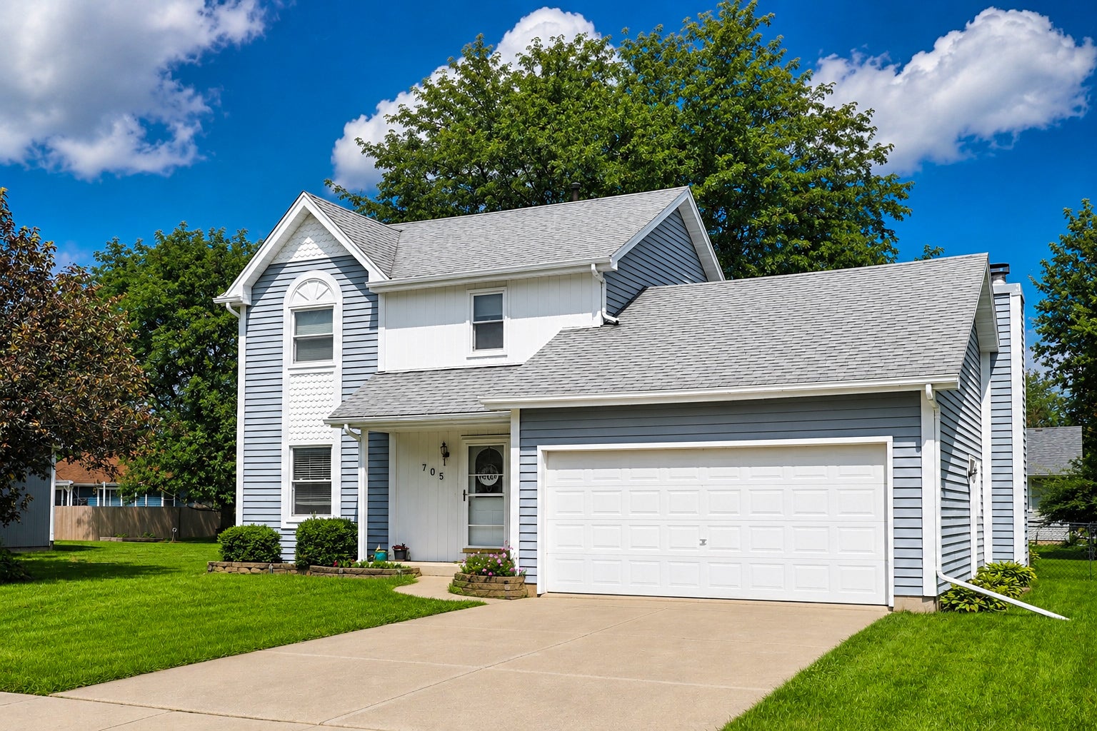 705 E Edgelawn Drive