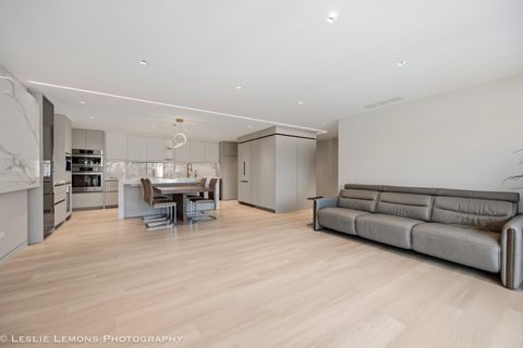 Tiny photo for 2 Oak Brook Club Drive #C303, Oak Brook, IL 60523 (MLS # 12599625)