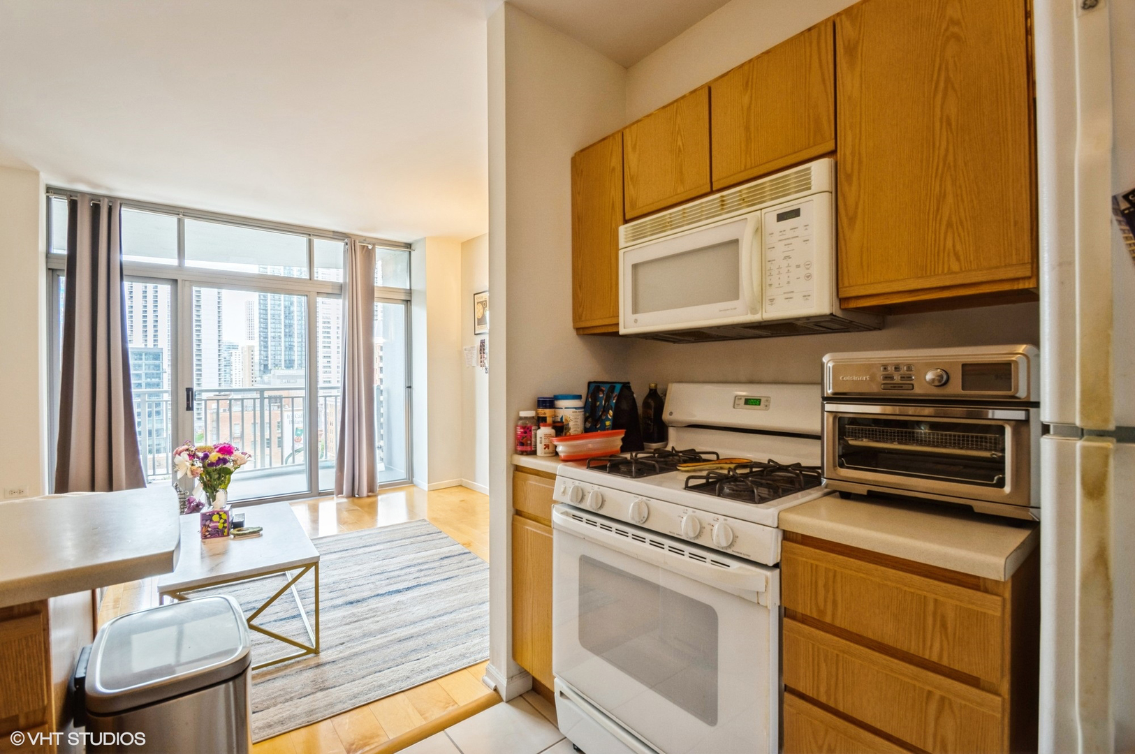 600 N Dearborn Street 1307