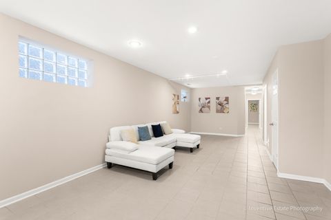 Tiny photo for 700 W 50th Street, Chicago, IL 60609 (MLS # 12565309)