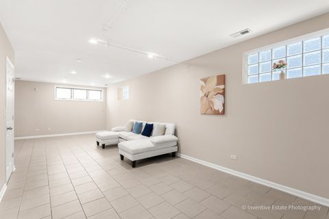 Tiny photo for 700 W 50th Street, Chicago, IL 60609 (MLS # 12565309)