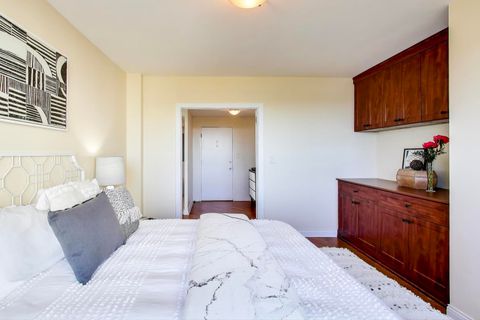 Tiny photo for 3180 N Lake Shore Drive #9H, Chicago, IL 60657 (MLS # 12503165)