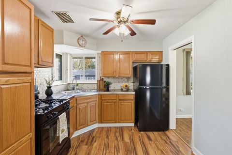 Tiny photo for 510 S Chase Avenue, Lombard, IL 60148 (MLS # 12522134)