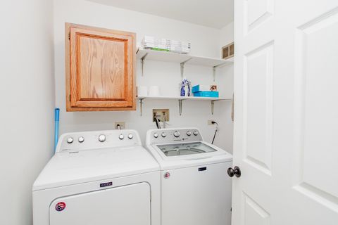 Tiny photo for 317 Woodbury Court #B1, Schaumburg, IL 60193 (MLS # 12553357)