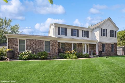 Photo of 523 N Ela Road, Barrington, IL 60010 (MLS # 12513717)