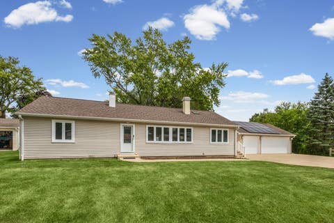 Photo of 1125 Highland Road, Mundelein, IL 60060 (MLS # 12720130)