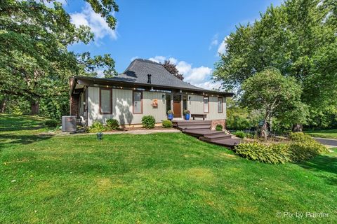 Photo of 6111 Ridgeview Drive, Huntley, IL 60142 (MLS # 12443979)