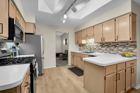 Tiny photo for 970 Ivy Lane #C, Deerfield, IL 60015 (MLS # 12442961)