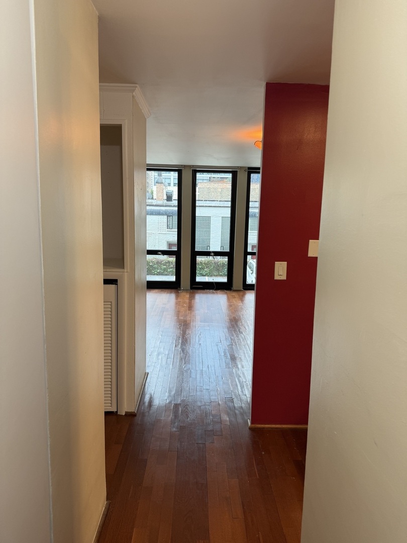 1 E Scott Street 407