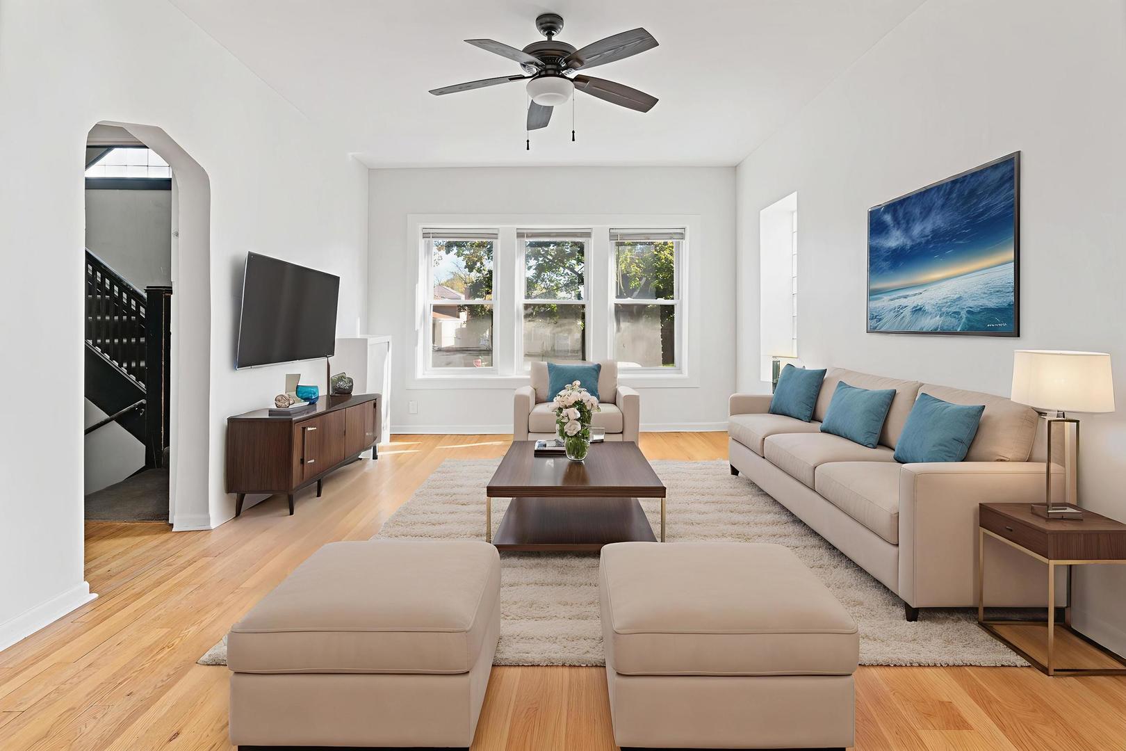 10342 S Calumet Avenue 3