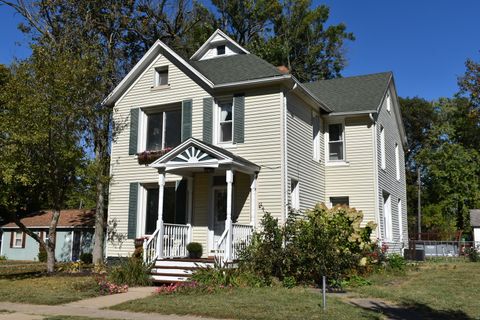 Photo of 112 W 3rd Street, Gridley, IL 61744 (MLS # 12490362)