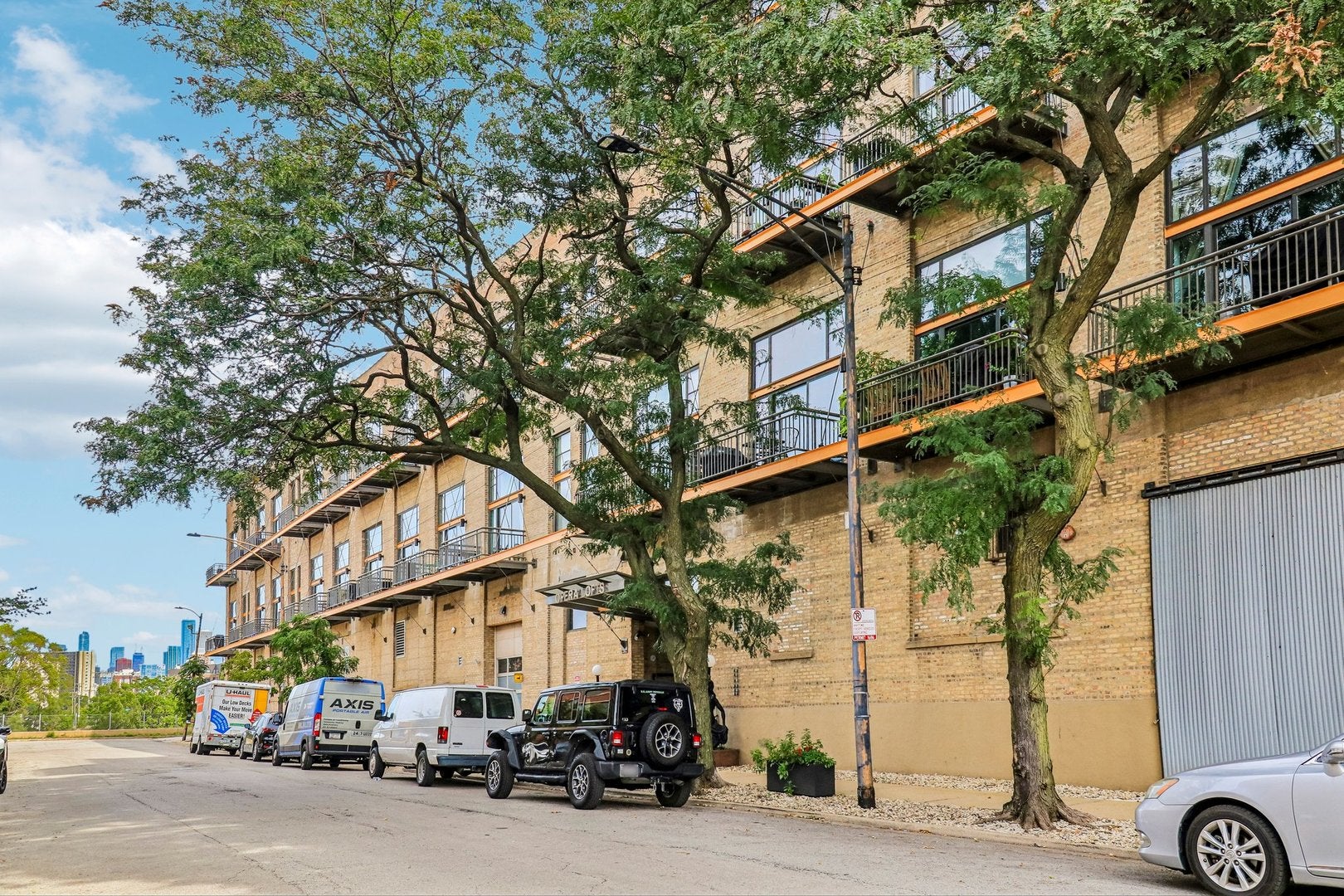 2545 S Dearborn Street 533