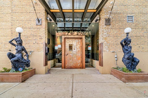 Photo of 2545 S Dearborn Street #533, Chicago, IL 60616 (MLS # 12760133)