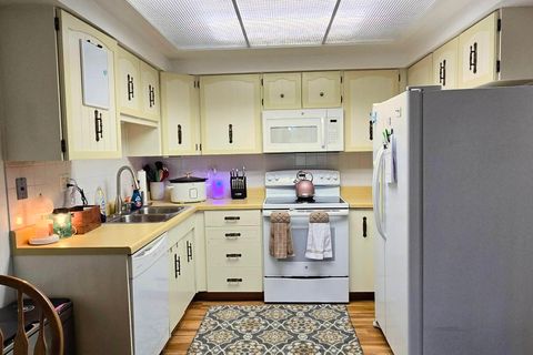 Tiny photo for 690 Chandler Road #305, Gurnee, IL 60031 (MLS # 12482447)