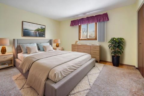 Tiny photo for 418 N Lancers Drive, Addison, IL 60101 (MLS # 12614086)