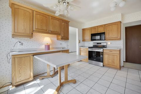 Tiny photo for 418 N Lancers Drive, Addison, IL 60101 (MLS # 12614086)