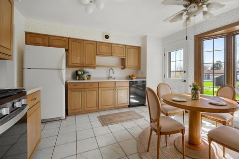 Tiny photo for 418 N Lancers Drive, Addison, IL 60101 (MLS # 12614086)