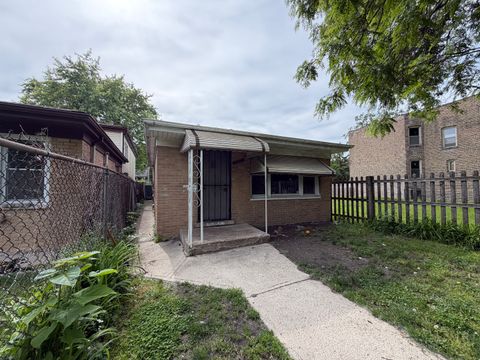 Tiny photo for 5652 S Aberdeen Street, Chicago, IL 60621 (MLS # 12659781)
