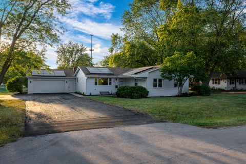 Photo of 2421 Lockner Boulevard, Joliet, IL 60431 (MLS # 12485690)