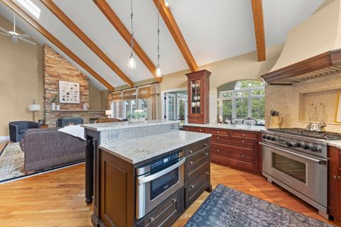 Tiny photo for 646 Highview Avenue, Glen Ellyn, IL 60137 (MLS # 12615052)