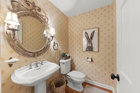 Tiny photo for 646 Highview Avenue, Glen Ellyn, IL 60137 (MLS # 12615052)