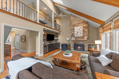 Tiny photo for 646 Highview Avenue, Glen Ellyn, IL 60137 (MLS # 12615052)