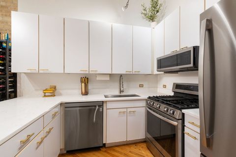 Tiny photo for 601 Linden Place #116, Evanston, IL 60202 (MLS # 12531433)