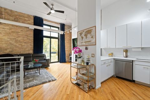 Tiny photo for 601 Linden Place #116, Evanston, IL 60202 (MLS # 12531433)