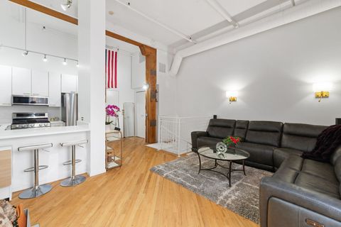 Tiny photo for 601 Linden Place #116, Evanston, IL 60202 (MLS # 12531433)