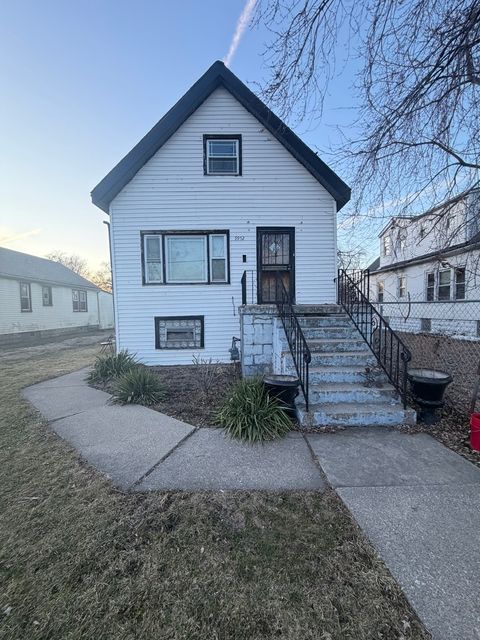 Photo of 9952 S VINCENNES Avenue, Chicago, IL 60643 (MLS # 12549545)