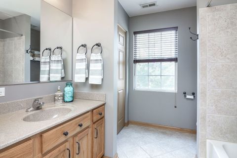 Tiny photo for 406 S Palmer Drive, Bolingbrook, IL 60490 (MLS # 12463319)