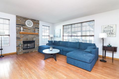 Tiny photo for 406 S Palmer Drive, Bolingbrook, IL 60490 (MLS # 12463319)