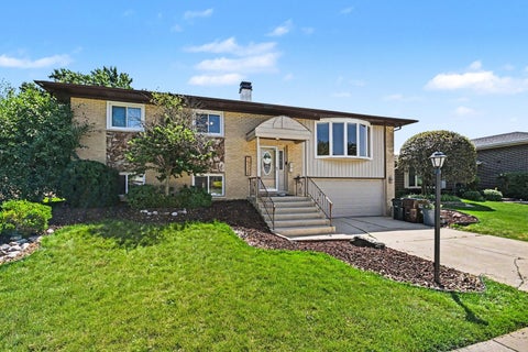 Tiny photo for 15329 Maple Drive, Oak Forest, IL 60452 (MLS # 12699059)