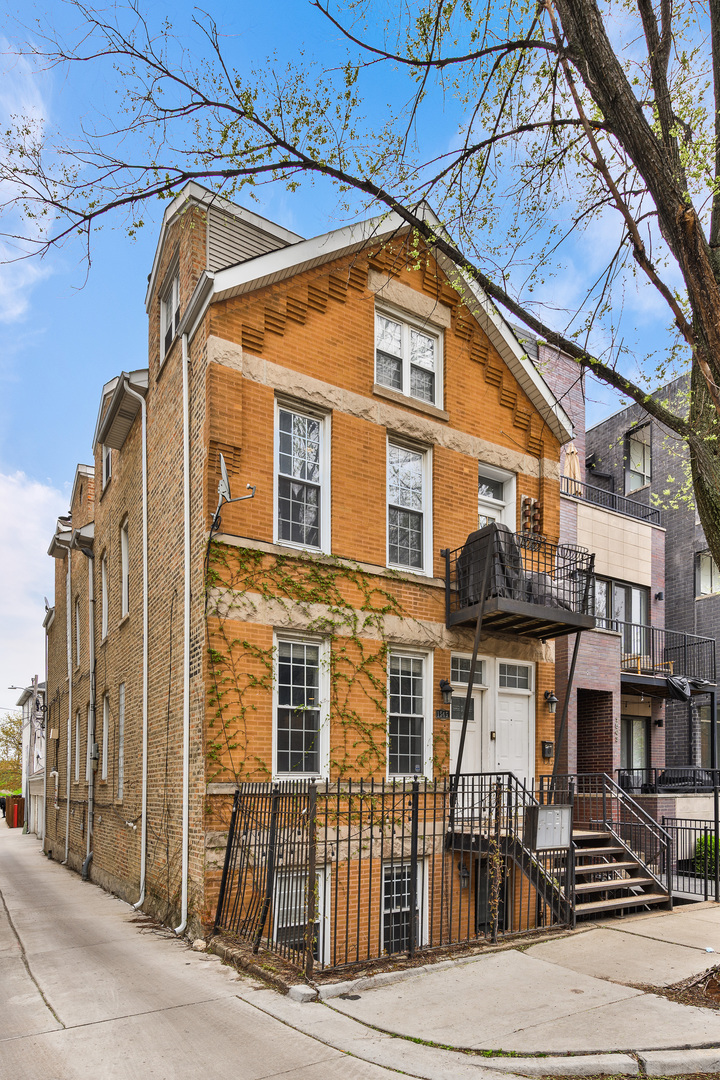 1545 N Bosworth Avenue 1E