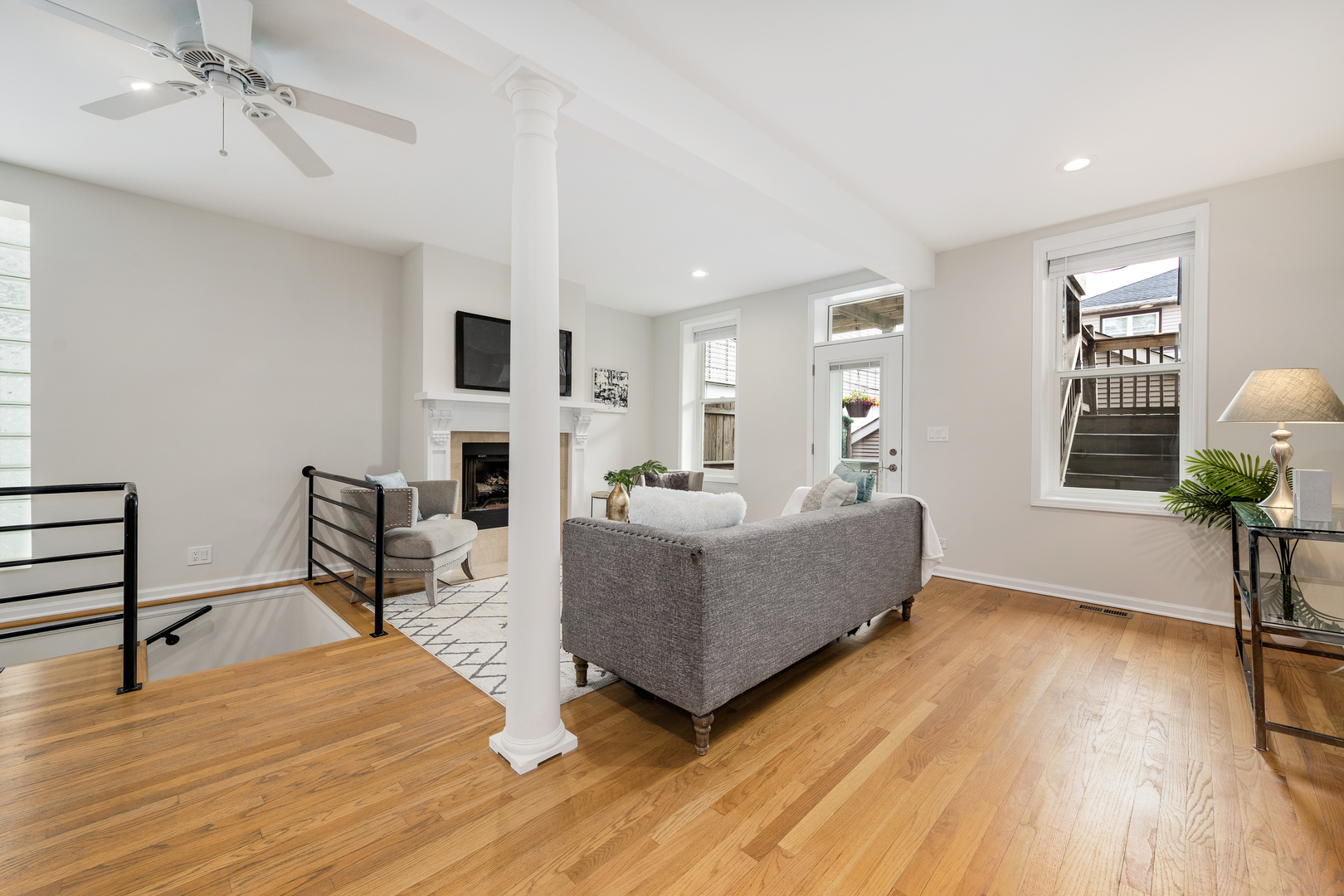 1545 N Bosworth Avenue 1E