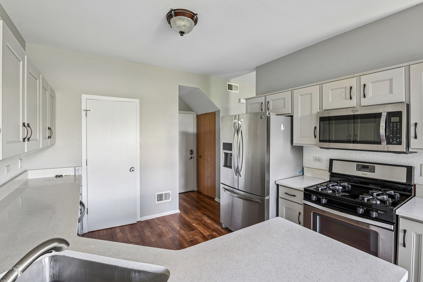 Properties 1 1212 Courtland Circle S