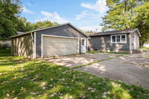 Tiny photo for 3210 N MARQUETTE Street, Davenport, IA 52806 (MLS # 12746138)