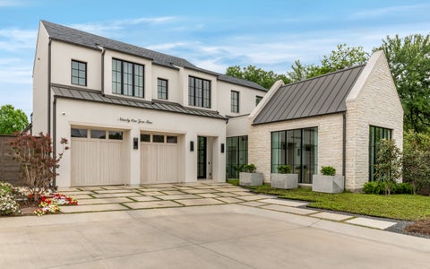 Photo of 9102 Bluff Hollow, Dallas, TX 75220 (MLS # 12767358)