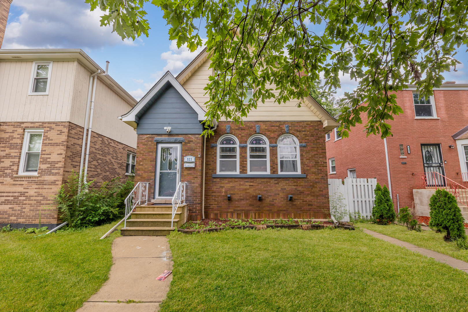 923 MANCHESTER Avenue
