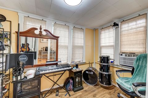 Tiny photo for 923 MANCHESTER Avenue, Westchester, IL 60154 (MLS # 12446425)