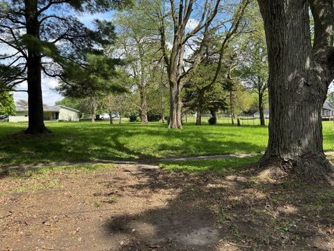 535 N 5th Street Sheldon IL 60966