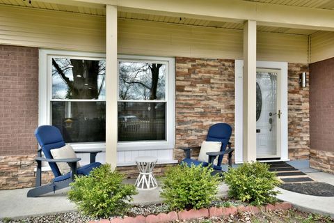 Tiny photo for 492 Bernice Court, Wheeling, IL 60090 (MLS # 12569645)