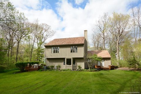 A home in Lake Bluff